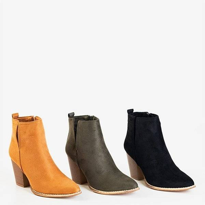Braune Stiefeletten a'la Cowboystiefel auf einem höheren Pfosten Mevelyno - Footwear