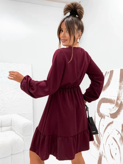 Royalfashion Жіноча міні-сукня з оборками та запашним декольте