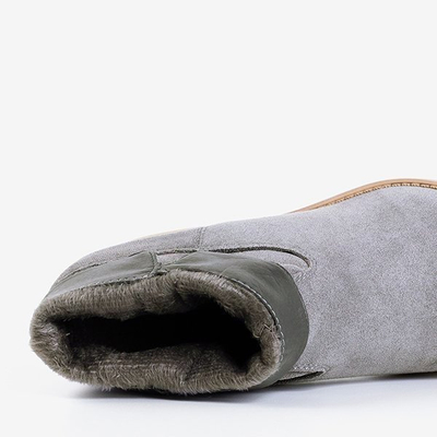 Graue Stiefel a'la Cowboystiefel auf einem bedeckten Keil Terband - Schuhe