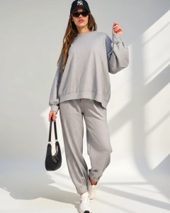 Світло-сірий