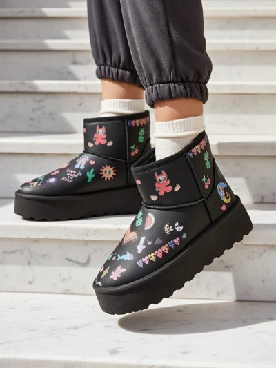Royalfashion Kurze Schneestiefel im Stil für Frauen mit Hanaga-Aufklebern