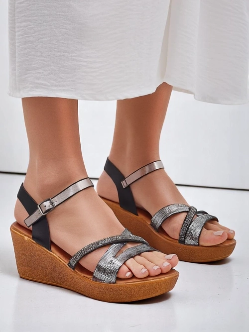 Royalfashion Жіночі сандалі на платформі з кристалами та блискітками Eclat