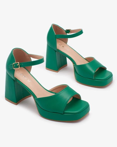 OUTLET Royalfashion Schwarze Damen-Sandalen auf einem Pfosten Spogge