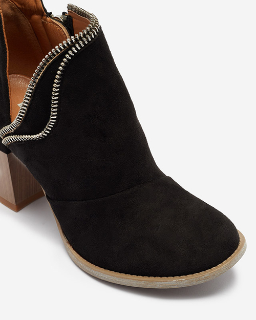 Чорні жіночі утеплені чоботи на підборах Mukis