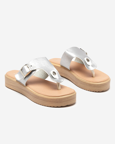Silberne Damensandalen auf der Borico-Plattform - Schuhe