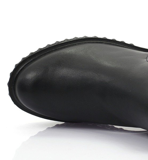 Czarne botki z tłoczeniem na podeszwie - Obuwie