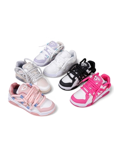 Royalfashion Damen Sport-Sneaker mit dekorativen Schnürsenkeln Clesiv