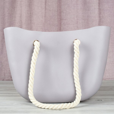 Grau - lila Gummitasche mit Griffen - Handtaschen 1