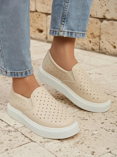 Damen Slip-ons Callista Beige aus ökologischem Leder auf einer Plattform