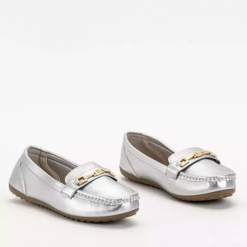 OUTLET Срібні жіночі мокасини з орнаментом на носок Okeri - Взуття