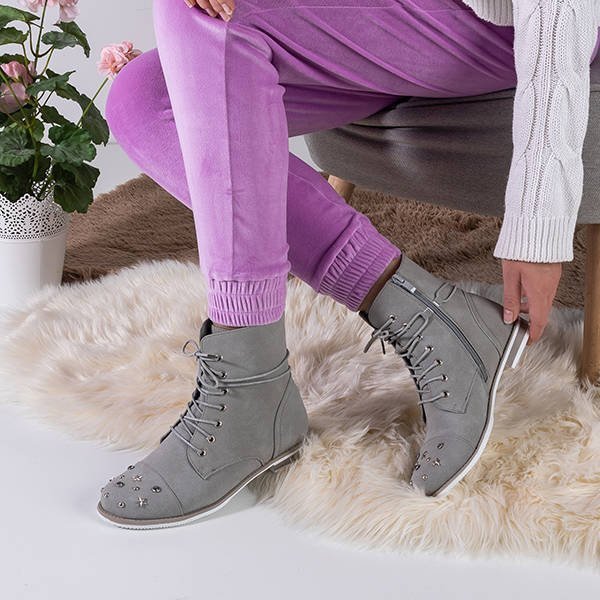 Сірі жіночі черевики з прикрасами Matildat - Взуття