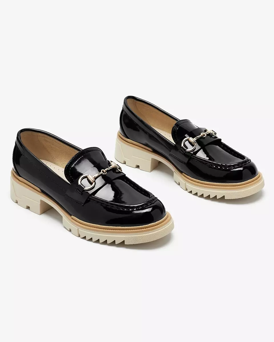 Чорні лаковані жіночі мокасини з ланцюжком Soterra - Взуття