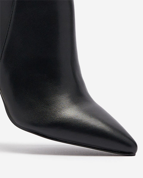 Чорні жіночі черевики, декоровані шпильками Sertika - Взуття