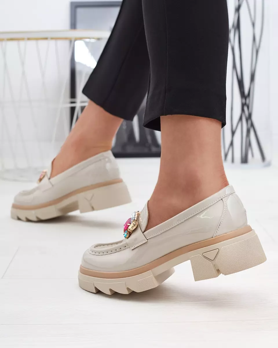 Лаковані бежеві мокасини з кольоровим камінням Sarix - Взуття