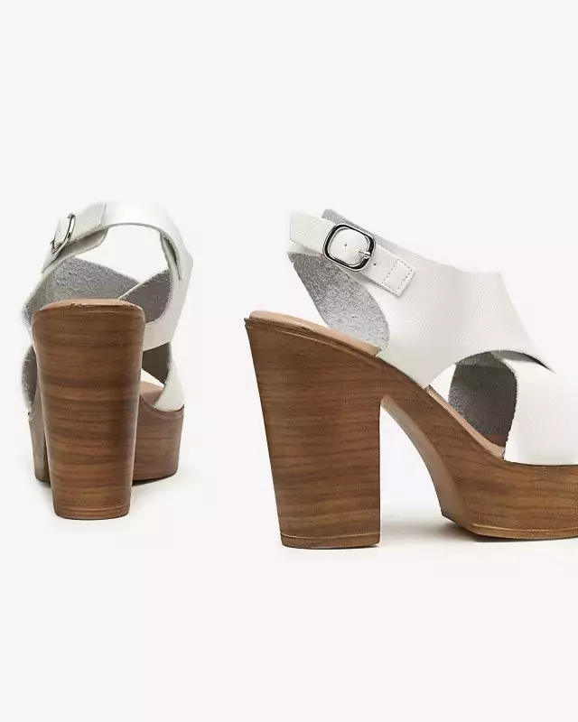 OUTLET Білі жіночі сандалі на високому стовпі Feridi - Взуття