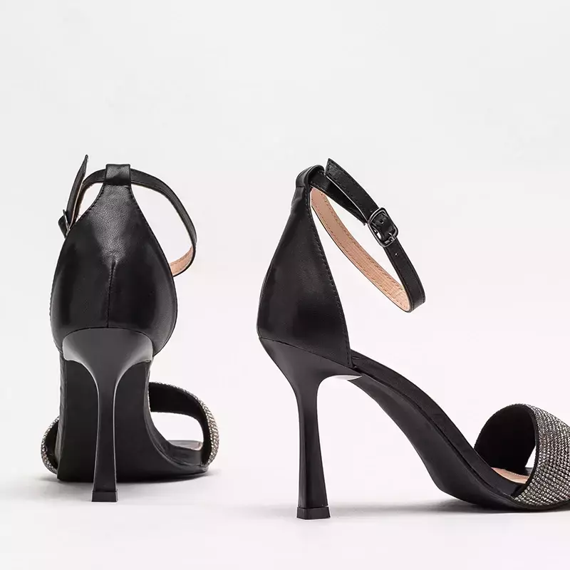 OUTLET Чорні жіночі босоніжки на високому каблуці Enedi - Взуття