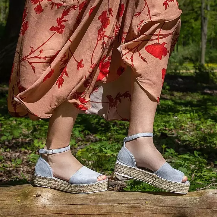 OUTLET Сині жіночі босоніжки на платформі Dalila - Взуття