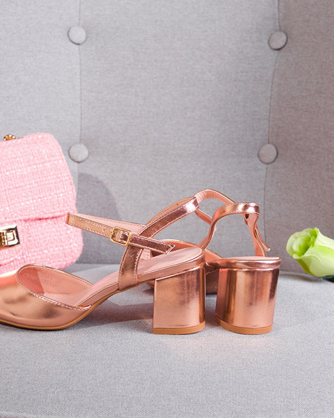OUTLET Жіночі босоніжки на низькій шпильці з рожевого золота Неролак - Взуття