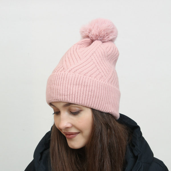 Рожева жіноча утеплена шапка з помпоном - Аксесуари