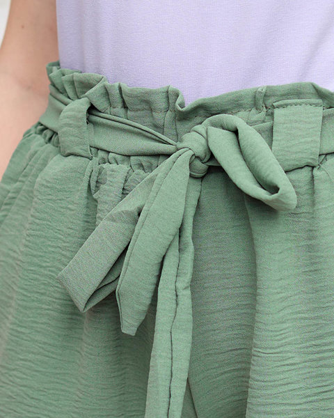 Зелені жіночі шорти з тканини
