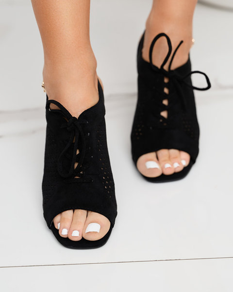Жіночі ажурні босоніжки на поштині чорного кольору Sasqan- Взуття