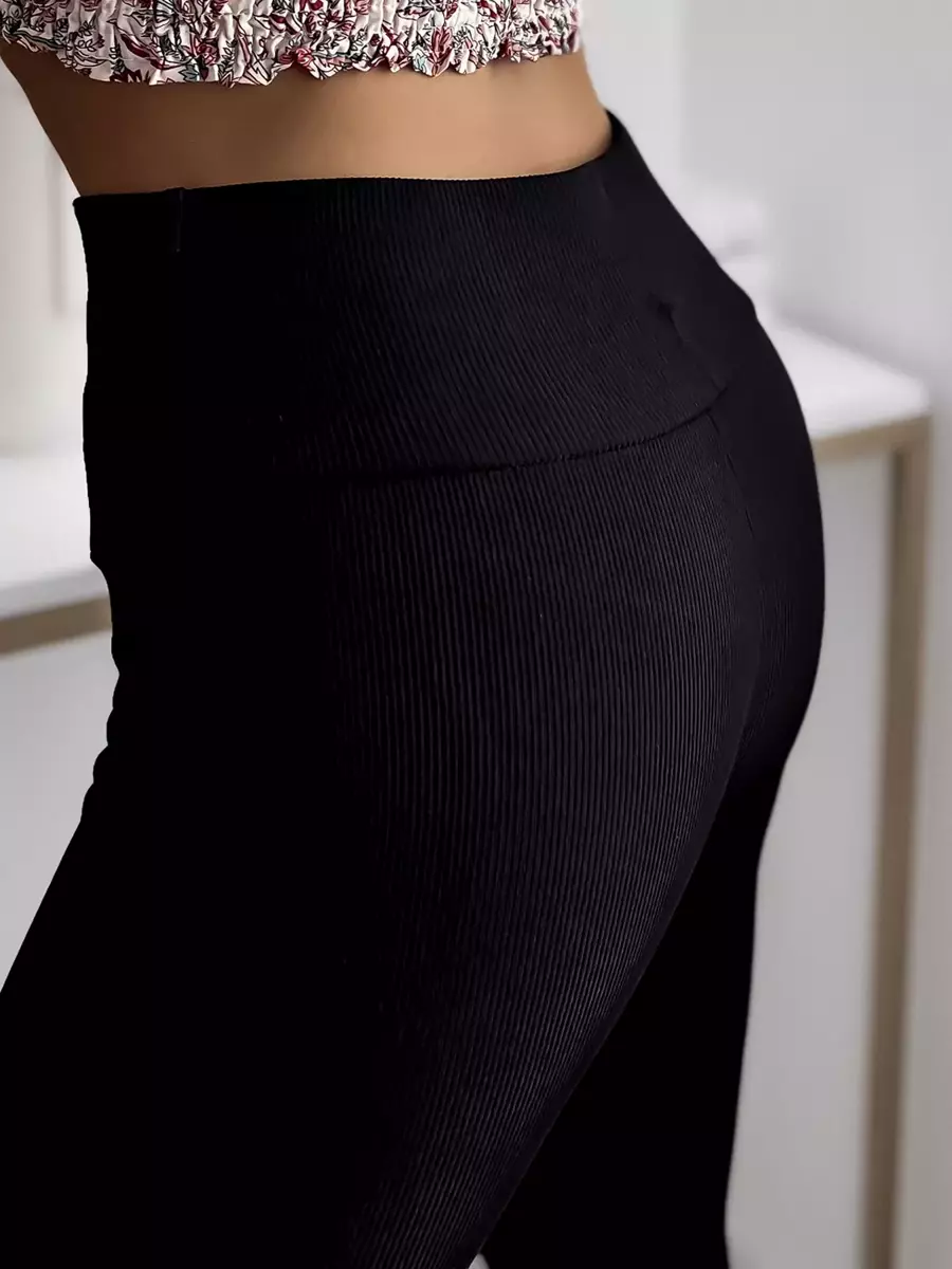 Жіночі чорні легінси в рубчик - Одяг