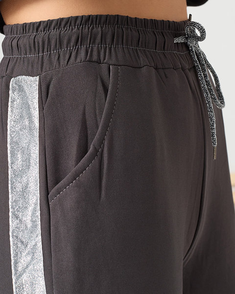 Жіночі утеплені спортивні штани сірі зі сріблястими смужками - Одяг